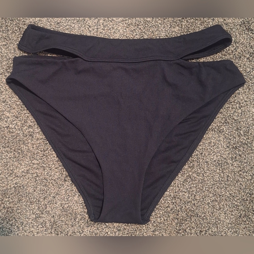 XL Nwot La Vie En Rose Black Strappy Bikini